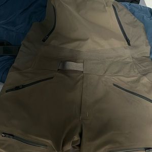 Women’s steep series north face bib size large